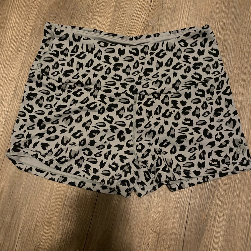 Ryderwear scrunch butt shorts (L)